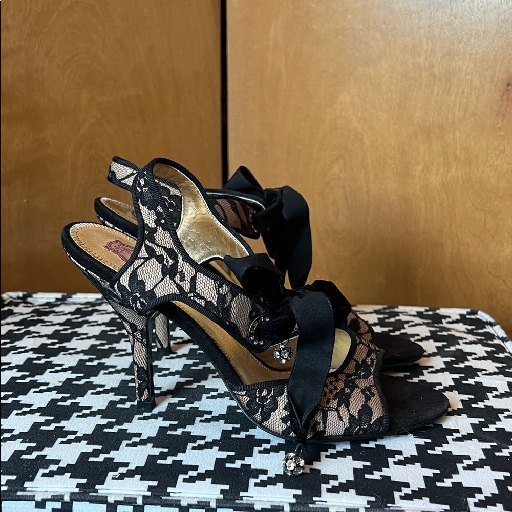Charlotte Olympia Black Lace Peep-Toe Heels with Bow and Crystal Charm - Picture 4 of 5